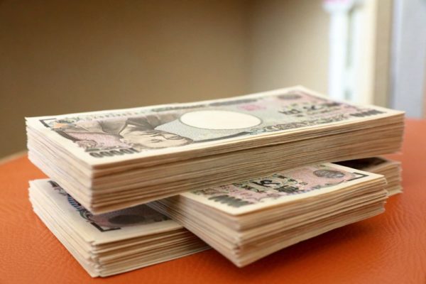年収別毎月の貯金額の理想！年収300万円の平均と貯金率は？